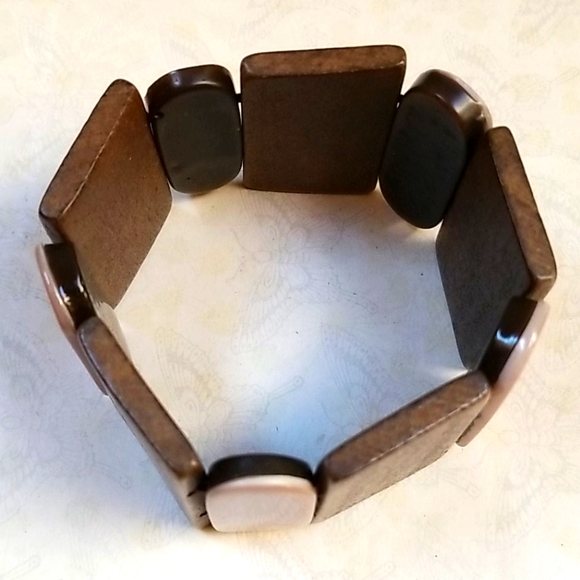 Vintage 1970s Wood and Acrylic Stretch Cuff Bracelet - Picture 7 of 16